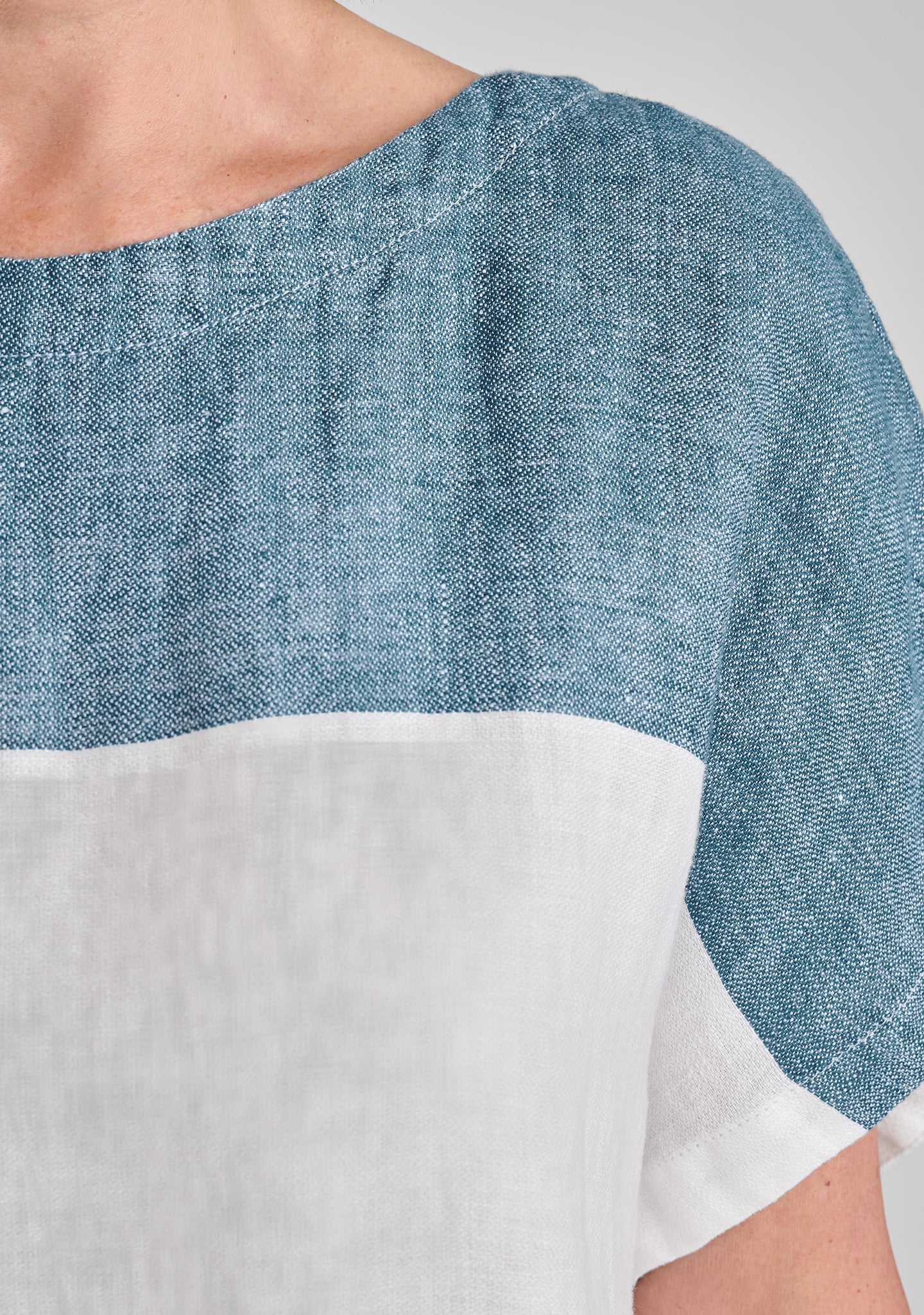 Back Slit Tee - Linen Shirt