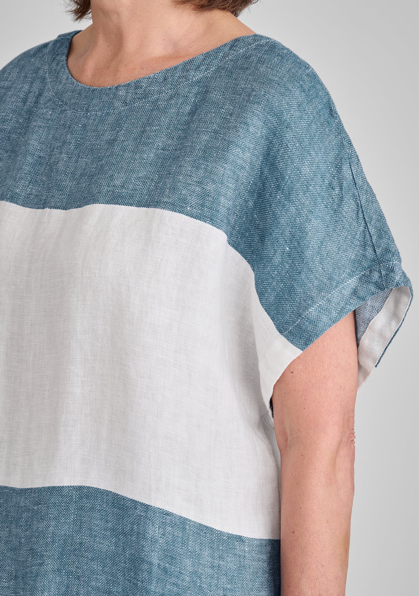 Back Slit Tee - Linen Shirt